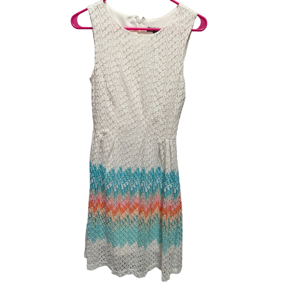 R&K Lace Dress Womens 8 White Multicolor Excellent Chevron Zigzag Sleeveless